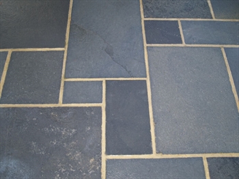 Calibrated 25mm Indian Stone Paving Carbon (Sold Per m2)