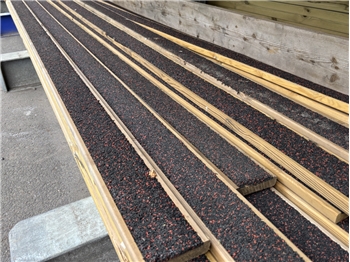 Reject - Charcoal & Red WalkSure Anti Slip Decking (32mm x 125mm)